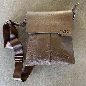YESO, Messenger Crossbody Bag